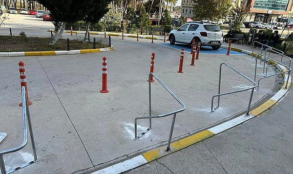 Poliklinik Girişinde Motosiklet ve Bisiklet Park Yeri Oluşturuldu