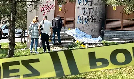 Boşanma aşamasındaki eşini 3 kurşunla öldürdü