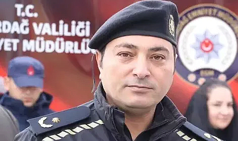 Depremzedelerin yardım malzemelerini evine götüren emniyet müdürü, kalp krizinden öldü
