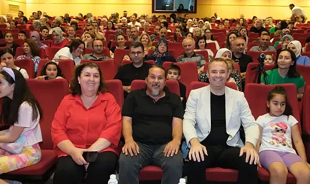 Başkan Bulut Kırklarelili Gençlerin Gösterisini Seyretti