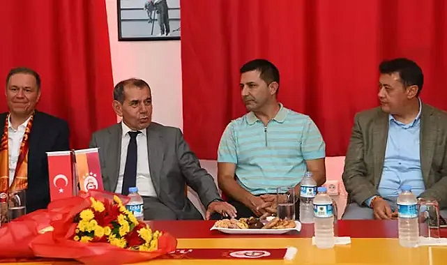 Galatasaray Başkanı Dursun Özbek, A Milli Takım'a Destek Verdi