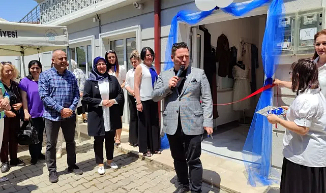 Giyim Kursu öğrencilerinden yılsonu sergisi