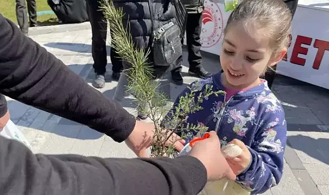 Kırklareli’de Dünya Çevre Günü'nde 500 fidan dağıtıldı