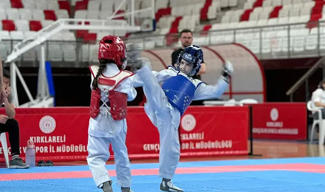 Kırklareli'nin Taekwondo Yıldızları 2000 Kişilik Arenada Sahne Aldı