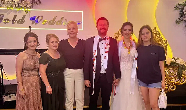 Neşe Çevikbaş Genç Çiftin Düğününe Katıldı