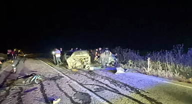Oğlunun kullandığı otomobili sollamaya çalışan baba, kazaya neden oldu: 3 ölü, 5 yaralı