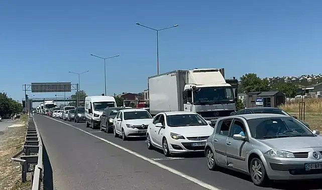 Tekirdağ'dan İstanbul yönüne araç yoğunluğu