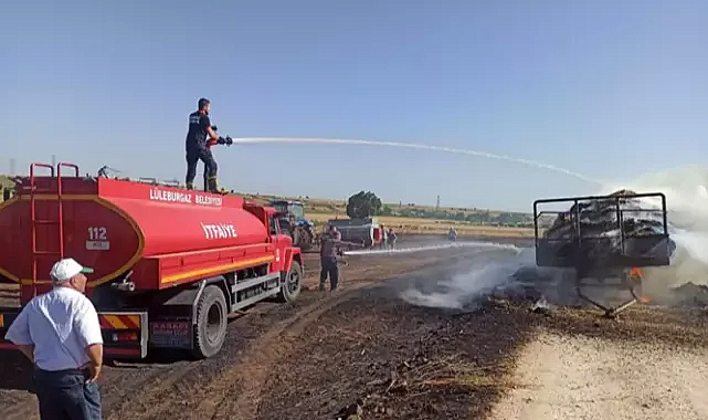 Traktör römorkundaki 300 saman balyası yandı