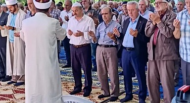 Üsküp'te Eller Yağmur İçin Semaya Yöneldi