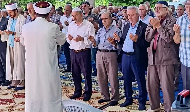 Üsküp'te Eller Yağmur İçin Semaya Yöneldi