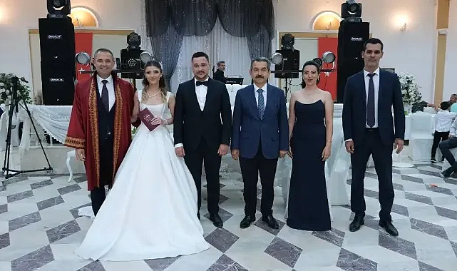 Vali Ekici ve Başkan Bulut Genç Çifti Yalnız Bırakmadılar