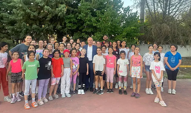 Büyükkarıştıran'da Ücretsiz Voleybol Yaz Okulu Açıldı