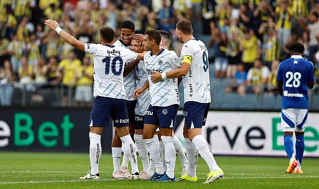 Fenerbahçe, Avusturya Kampını 4 Golle Tamamladı