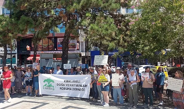Kırklareli'nde Sokak Hayvanları İçin Yasa Tasarısı Protesto Edildi