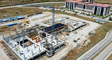 Kırklareli Üniversitesi'nde Modern Kütüphane ve Kongre Merkezi İnşaatı Hızla Devam Ediyor