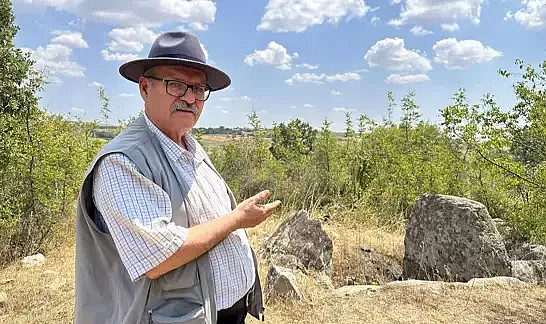 Prof. Dr. Beksaç: 3 bin yıllık dolmenleri defineci yıkıp, tarumar ediyor