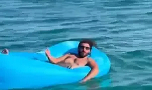 Saros'ta deniz yatağında uyuyakaldı, 2 mil açıkta kurtarıldı