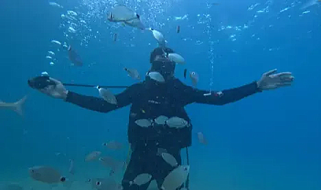 Su altı tutkunları Saros Körfezi'nde tarihe dalıyorlar