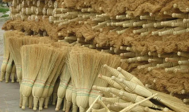 Unutulmaya Yüz Tutmuş Süpürgecilik Mesleği