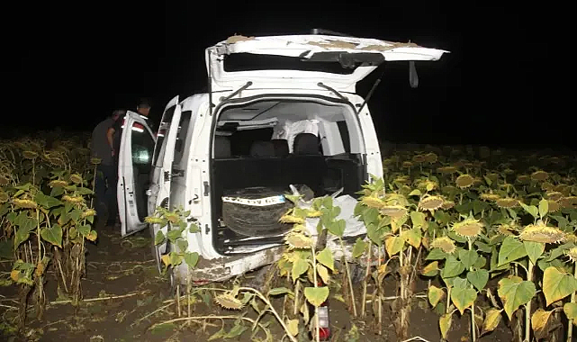 Poyralı - Vize Soğucak Köyleri Arasında Trafik Kazası: Araç Ayçiçek Tarlasına Uçtu!