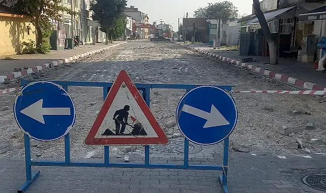 Evrensekiz'de Yol Yenileme Çalışmaları Devam Ediyor