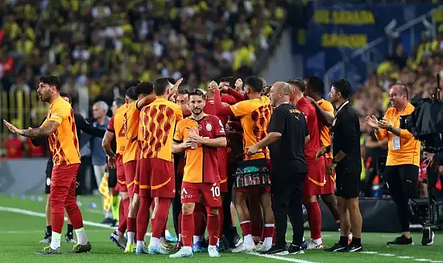 Galatasaray, Fenerbahçe'yi 3-1 Mağlup Ederek Süper Lig'de Zirveye Oynuyor!