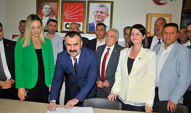 İYİ Parti'den istifa eden Uzunköprü Belediye Başkanı Martin, CHP'ye katıldı