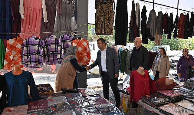 Başkan Volkan Nallar Altınova Kapalı Pazaryerinde Esnafla Buluştu