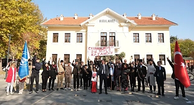 Kırklareli Ülkü Ocakları'ndan Cumhuriyetimizin 101. Yılında Milli Kahramanlara Anma Etkinliği