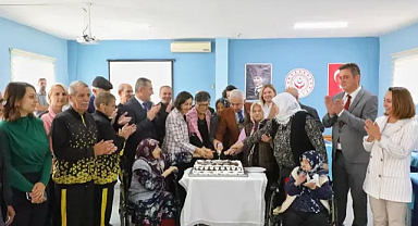 Kırklareli Valisi Uğur Turan'dan Huzurevine Anlamlı Ziyaret