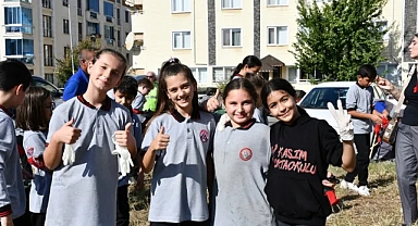 Lüleburgaz'da Ortaokul Öğrencileri "Temiz Çevre" İçin Sahada!
