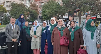 Üsküp Belediye Başkanı Halil Çallı, Umre Yolcularını Uğurladı