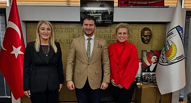 Babaeski Belediye Başkanı Dr. Fırat Yayla, AK Parti Kadın Kolları Üyesini Ağırladı