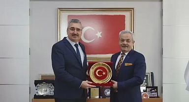 Başkan Savaşan, Tekirdağ Rektörü Prof. Dr. Mümin Şahin’i Ziyaret Etti