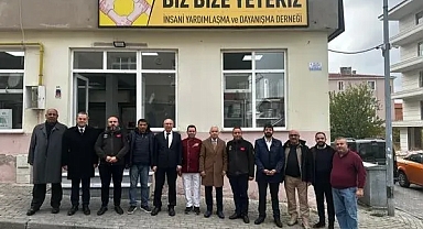 Kırklareli Valisi Uğur Turan, Lüleburgaz'da İnsani Yardımlaşma Derneğini Ziyaret Etti
