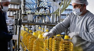 Lüleburgaz’da Örnek Sosyal Proje: 3 Bin Aileye Ayçiçek Yağı Yardımı