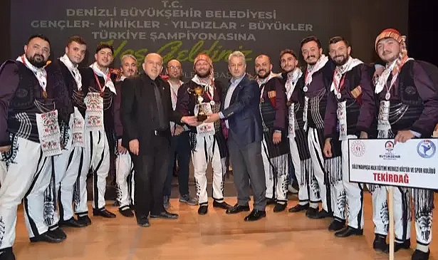 Tekirdağ ekibi, halk oyunları yarışmasında Türkiye birincisi oldu