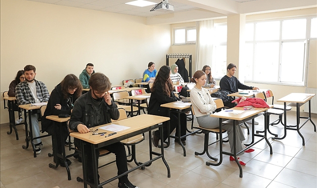 2025 ERASMUS ÖĞRENCİ HAREKETLİLİĞİ YABANCI DİL SINAVINA REKOR KATILIM