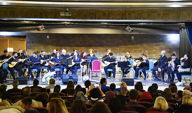 Bağlama Sınıfı Türk Halk Müziği Dinletisi Büyük İlgi Gördü