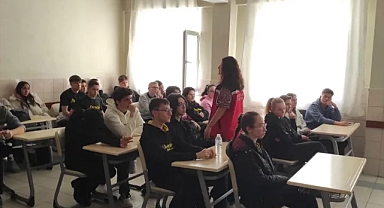 Lüleburgaz'da "Güvenli Yarınlara Projesi" ile Öğrencilere Dijital Güvenlik Eğitimi Verildi