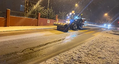 Edirne Belediyesi, Kar Yağıyla Mücadelede Zorlu Saha Çalışmalarına Devam Ediyor