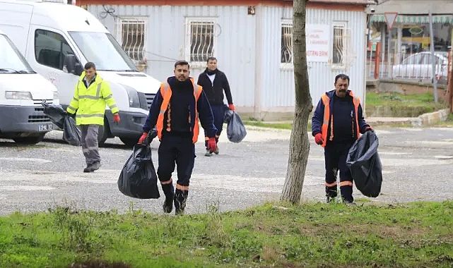 Kırklareli Belediyesi, Eski SGK Hastanesi Bahçesinde Temizlik Çalışması Gerçekleştirdi
