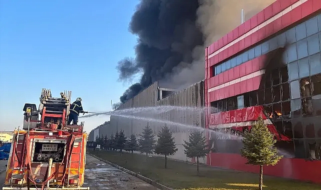 Kırklareli'nde Yangın Çıkan Fabrika Kısmen Üretime Başladı
