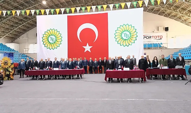 Kuraklık Ayçiçeği Üretimini Nasıl Etkiledi? Trakya Birlik’ten Ayçiçeği Üretimi İçin Yeni Yol Haritası!