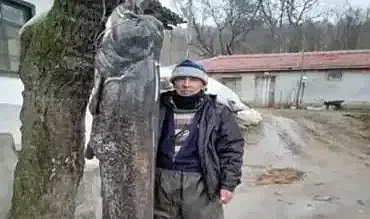 Meriç Nehri'nde 2.5 metre boyunda 'yayın balığı' yakaladı