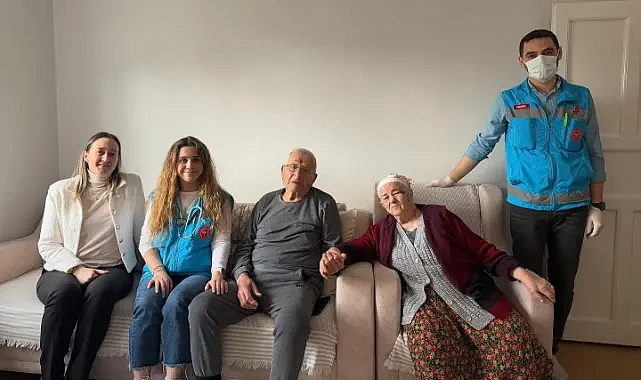 Şemsiye Teyze'den Gençlere Mesaj: "Normal Doğumu Tercih Edin"
