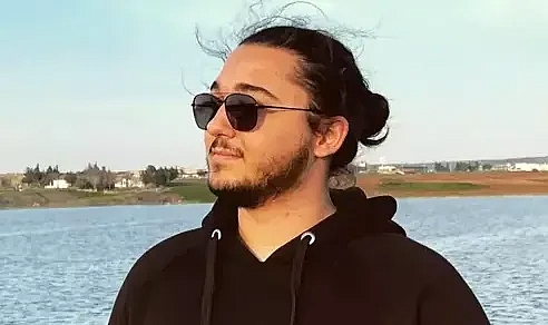 Yolda yürürken kalp krizi geçiren 19 yaşındaki Emre, öldü