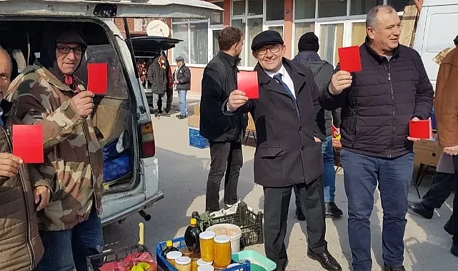 CHP Pınarhisar'dan Kaynarca Pazarında "Kırmızı Kart Eylemi"