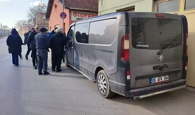 Edirne'de, hafif ticari aracın plakasının bantla değiştirildiği ortaya çıktı