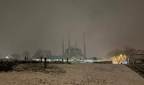 Edirne'de kar etkisini artırdı